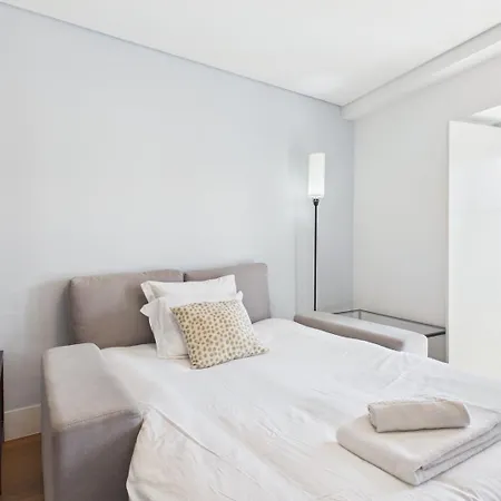 Διαμέρισμα Bright 1br W/ Ac Near Cais Do Sodre | By Airnest *
