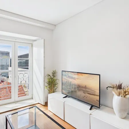 Διαμέρισμα Bright 1br W/ Ac Near Cais Do Sodre | By Airnest *