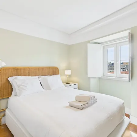 Διαμέρισμα Bright 1br W/ Ac Near Cais Do Sodre | By Airnest *