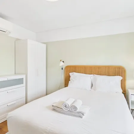 Bright 1br W/ Ac Near Cais Do Sodre | By Airnest Apartament Lizbona