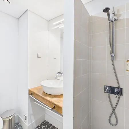 Διαμέρισμα Bright 1br W/ Ac Near Cais Do Sodre | By Airnest *