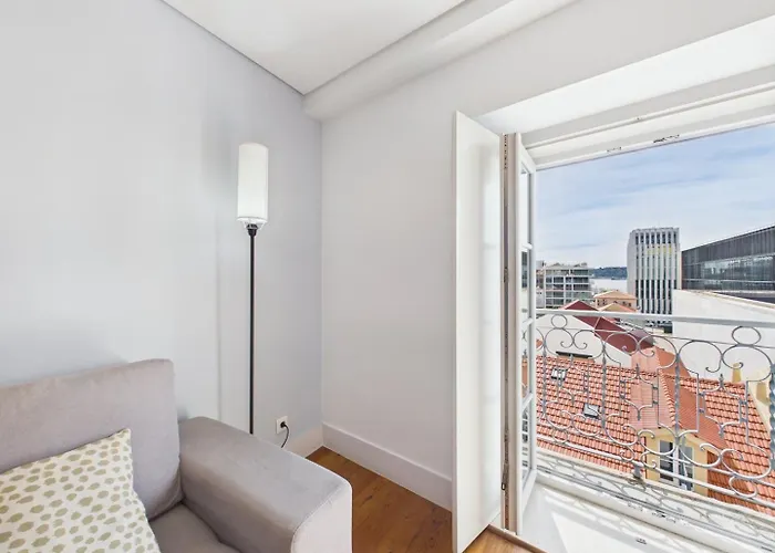 Апартаменты Bright 1br W/ Ac Near Cais Do Sodre | By Airnest *