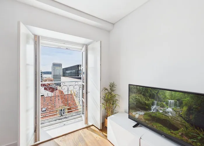 Apartment Bright 1br W/ Ac Near Cais Do Sodre | By Airnest Lisbon