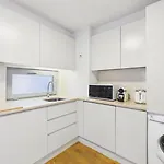 Lejlighed Bright 1br W/ Ac Near Cais Do Sodre | By Airnest *